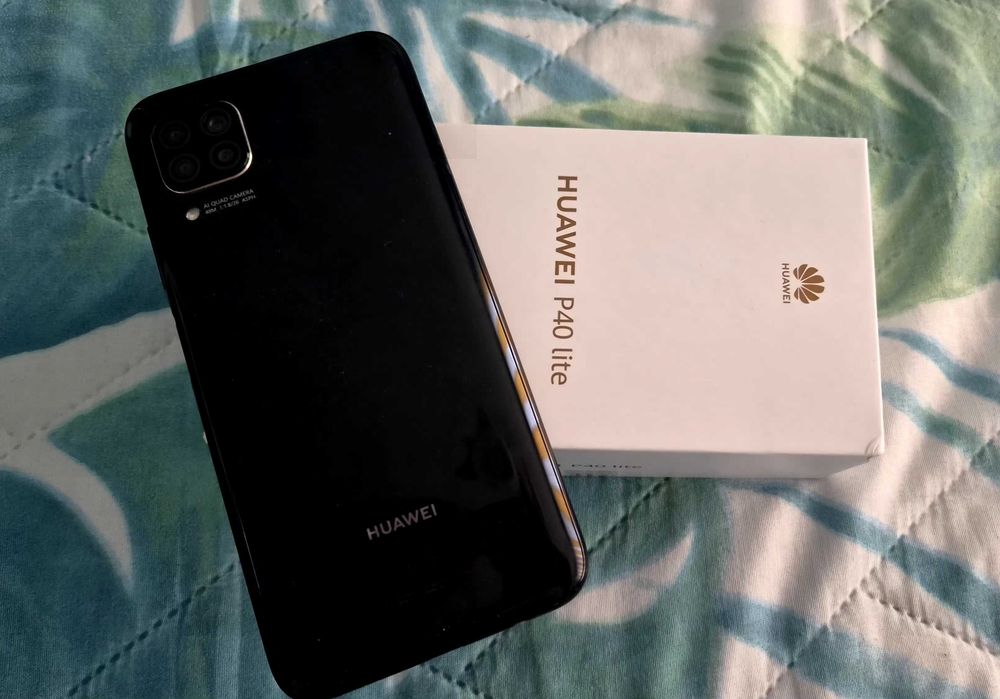 Телефон Huawei P40 lite