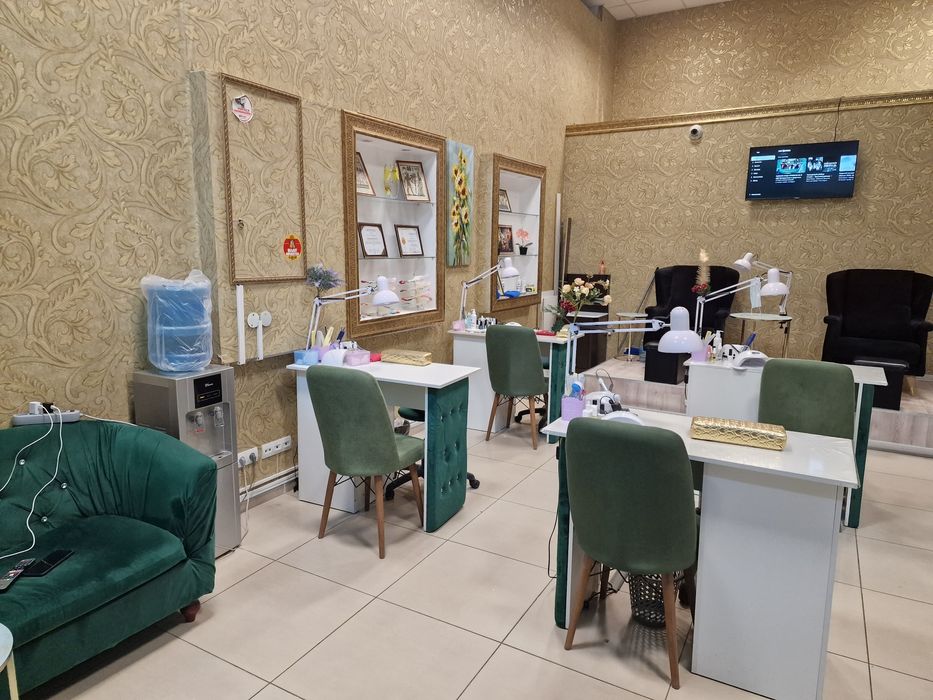 Сдаётся маникюрный столик в аренду