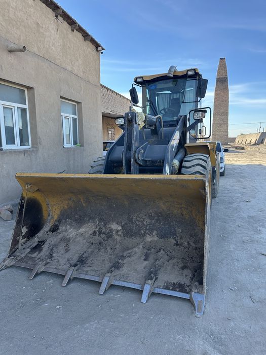 Погрузчик сотилади 2022 йил холати ало 3800 моточас ишлаган