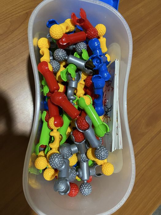 Sistem de constructie Zoob Pieces ca nou