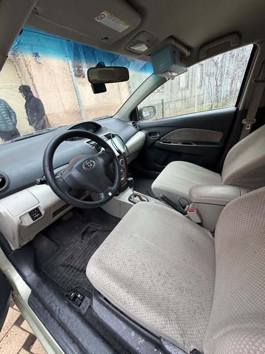 Srochna sotiladi Toyota yaris 2007 yil full ideyal