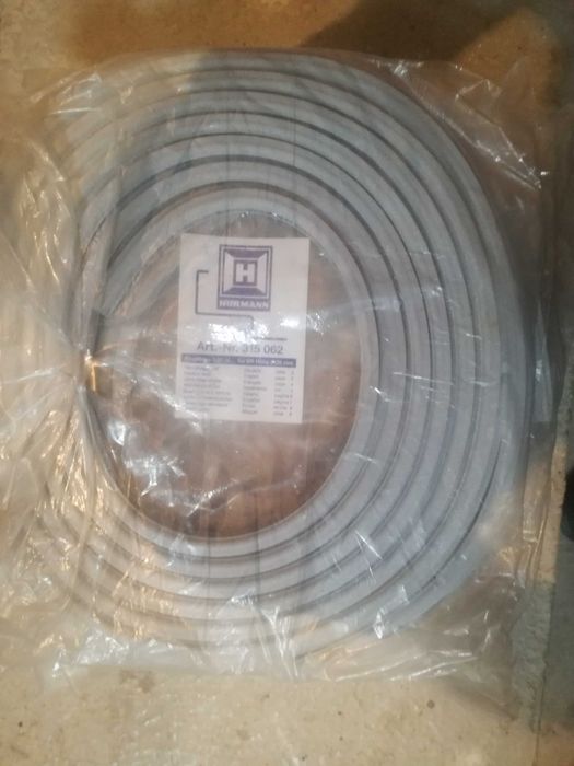 Продавам 7 бр. нови уплътнения за дограми-HORMANN Немски