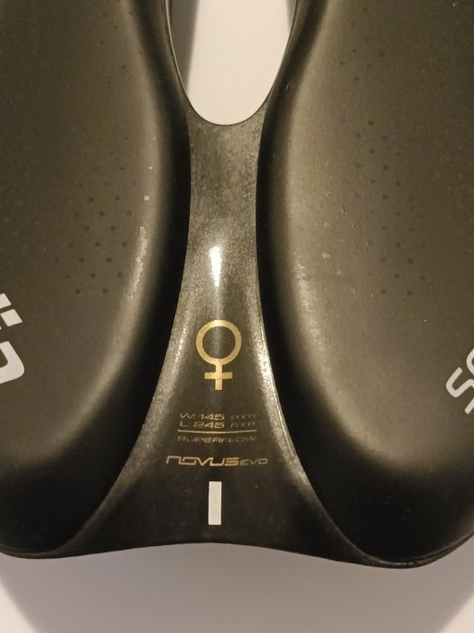 Vând sa scaun cursiera Selle Italia