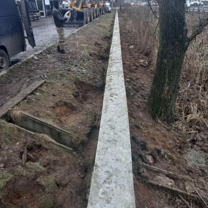 Заливка фундамента на забор