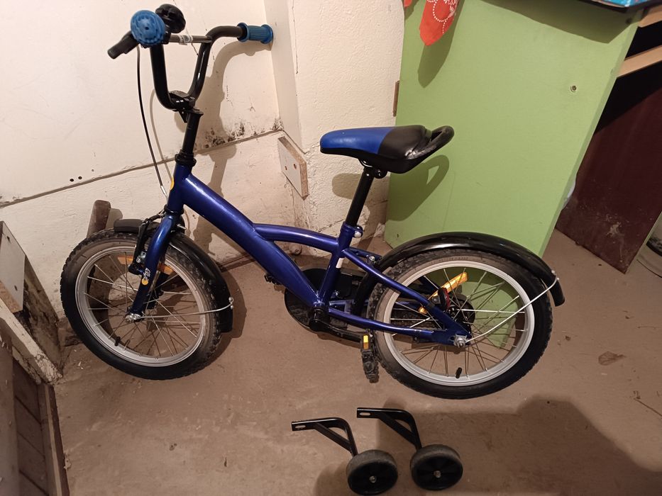 Детско колело с помощни колелета