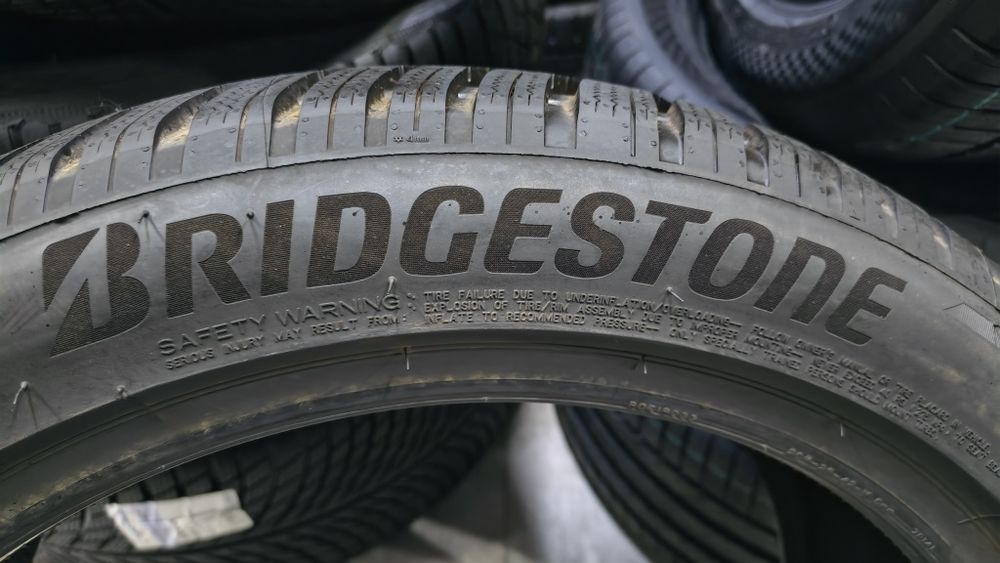 Bridgestone blizzak LM 005 зимняя резина от Польше 2 шт