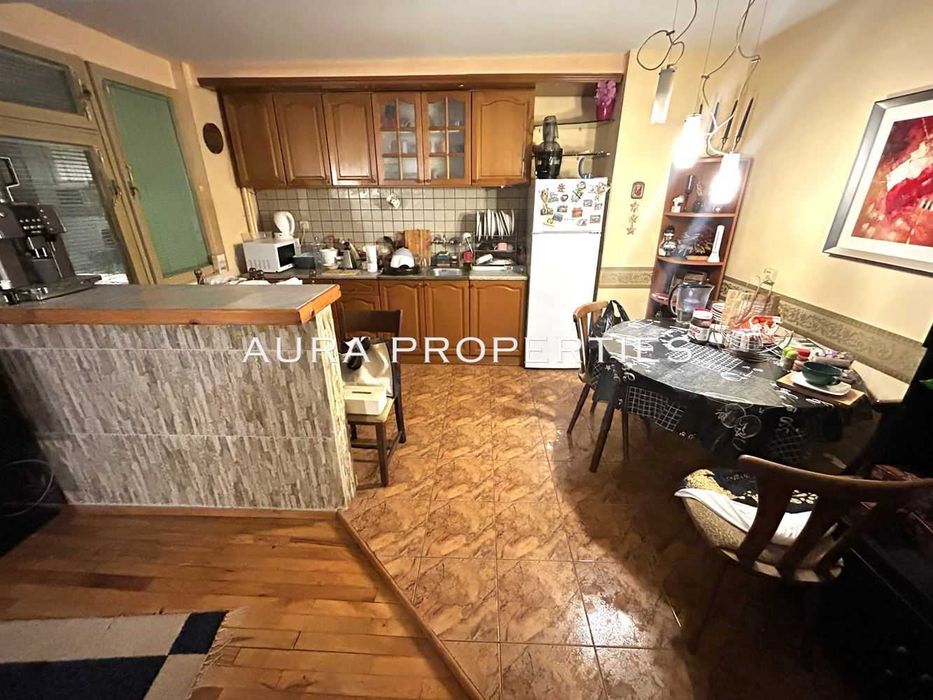 Продава се Тристаен апартамент в Разград, Освобождение - 90 кв.м за 1275 €/кв.м - Снимка #1