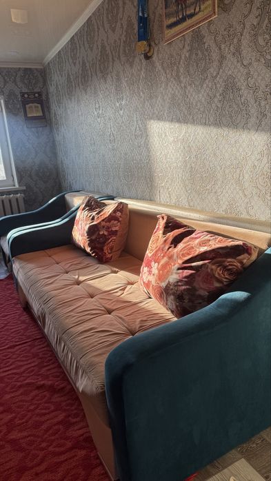Продам диван с креслом
