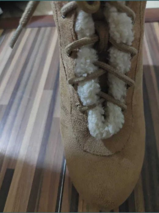 Ghete damă cu platformă