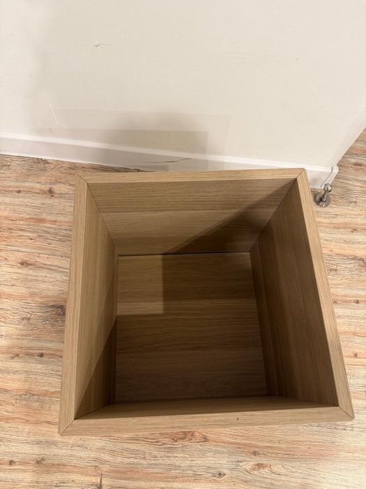 Продам навесные шкафчик бренда Ikea