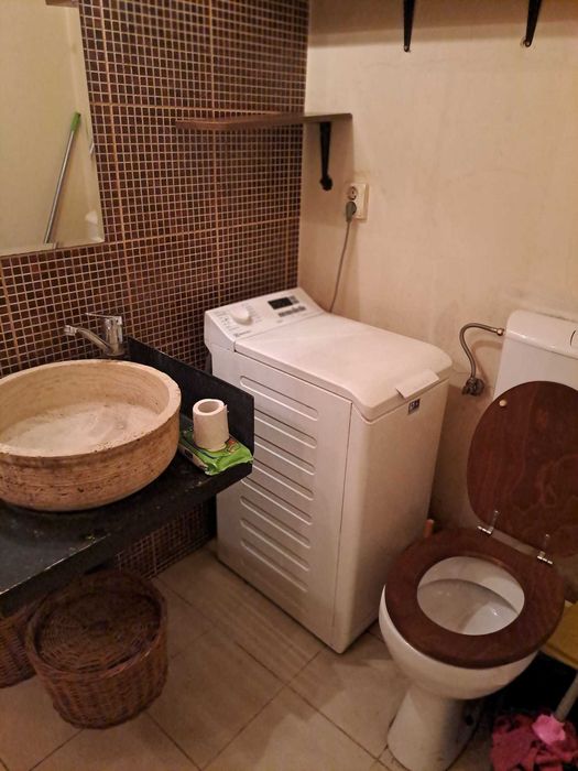 Inchiriez apartament 2 camere semidecomandate 70 mp, la casa cu 4 apartamente  si curte