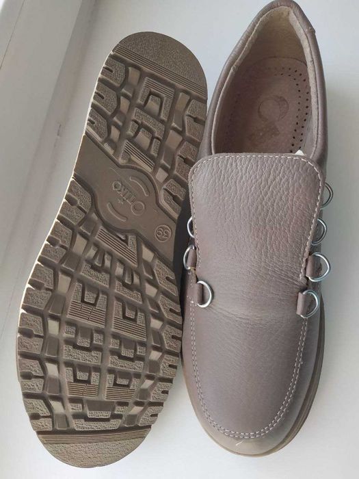 Ботинки женские  кожа новые 39 р.