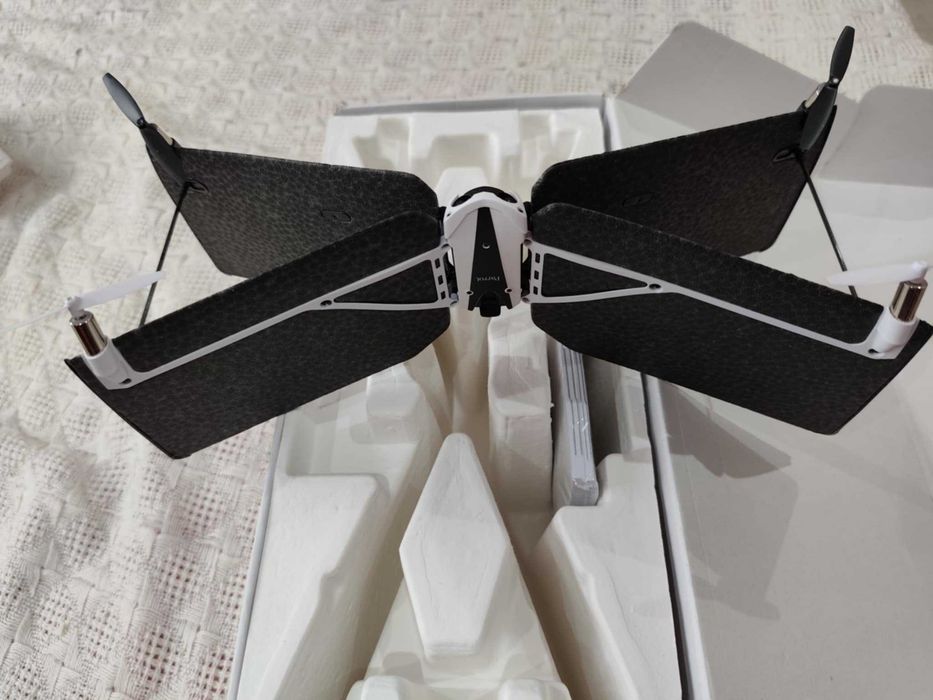 Хибриден дрон Parrot Swing с контролер Flypad като нов