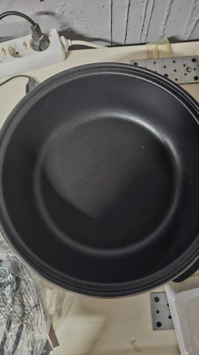 Електрически тиган за приготвяне на пица Rosberg R51010B, Мостра