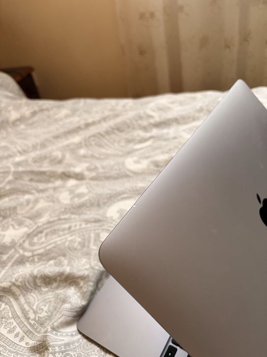 Продаю MacBook Air M1 (2020), 256 GB