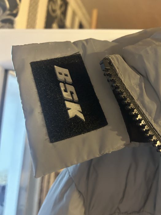 Vand geaca de dama bershka