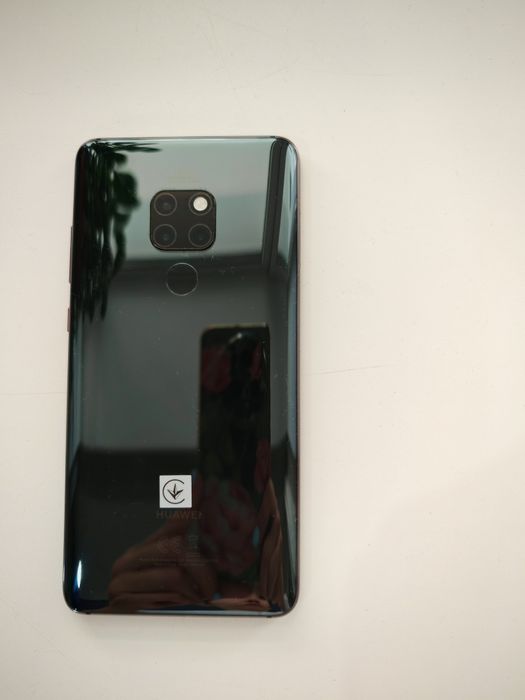 Продам смартфон huawei mate 20