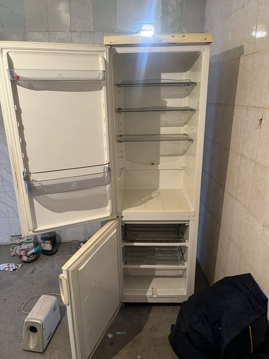 Продам холодильник Snaige