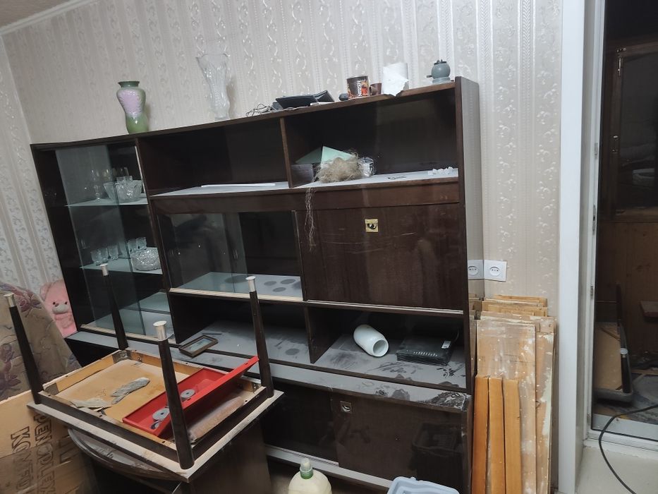 Сервант в нормальном состоянии