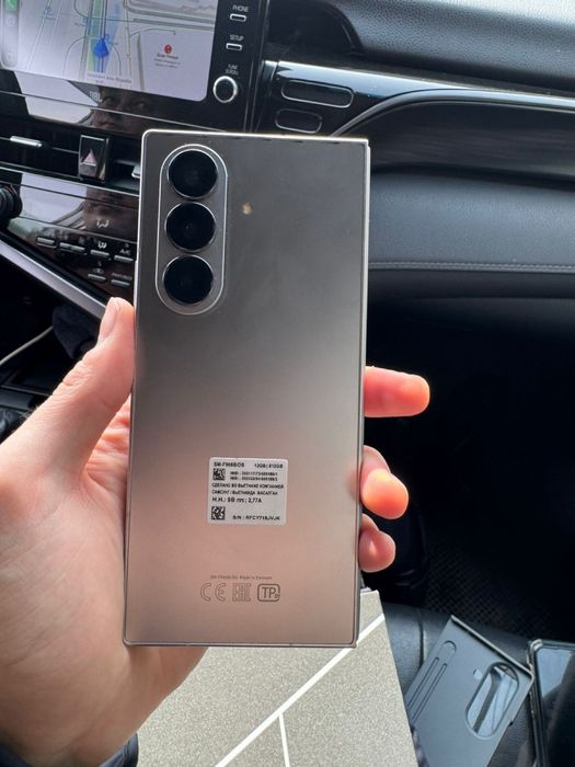 Продам Samsung Galaxy Z Fold 7