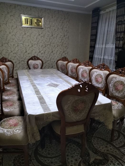 Продается комплект стол 12 стулья из чинара