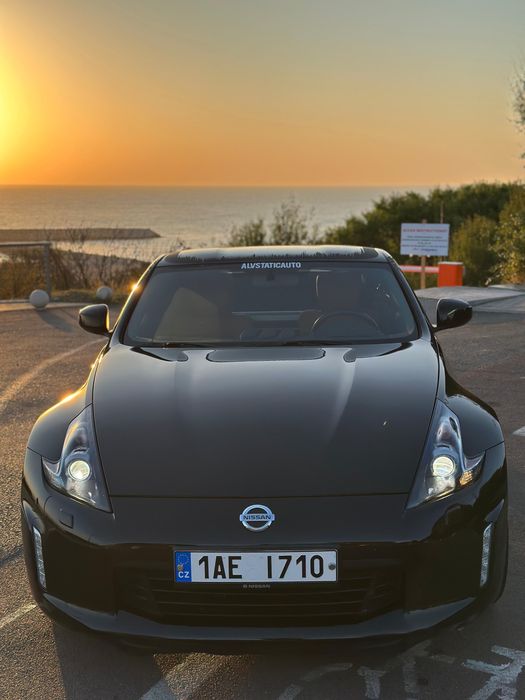Se vinde Nissan 370Z .