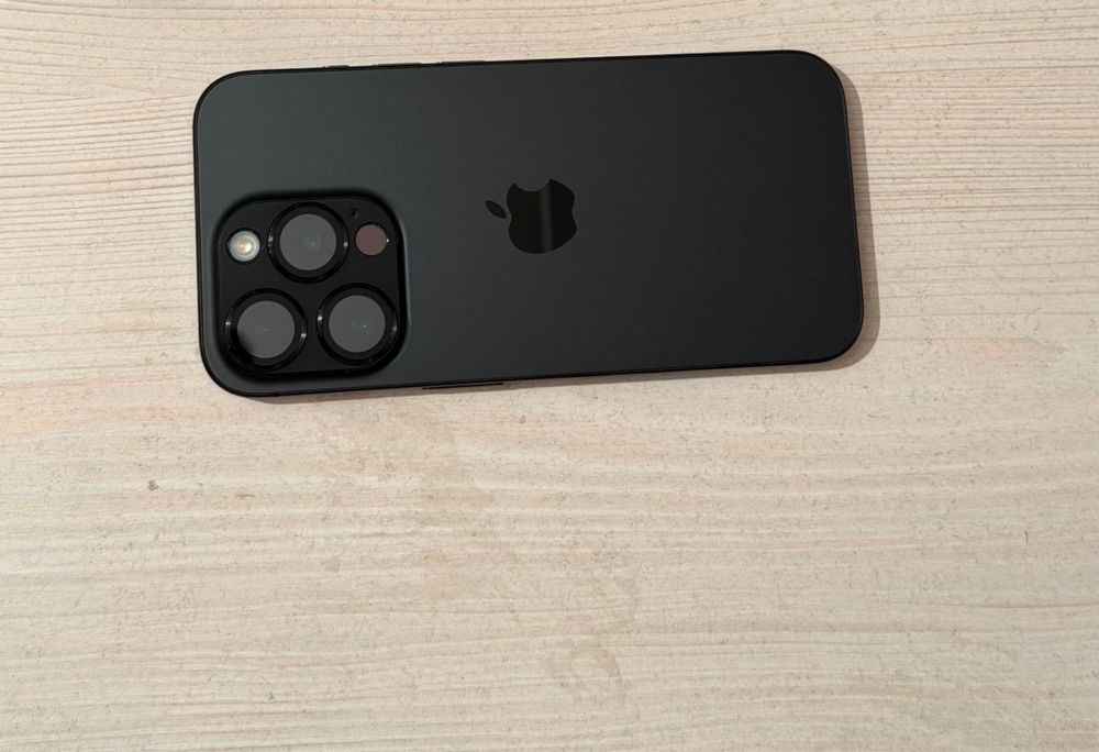 Айфон 15 про 128 продам esim