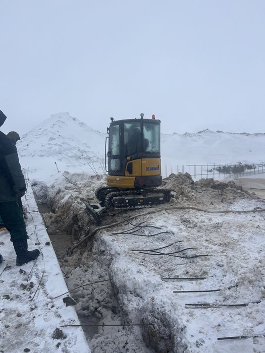 Услуги мини эксковатора. Блоха.