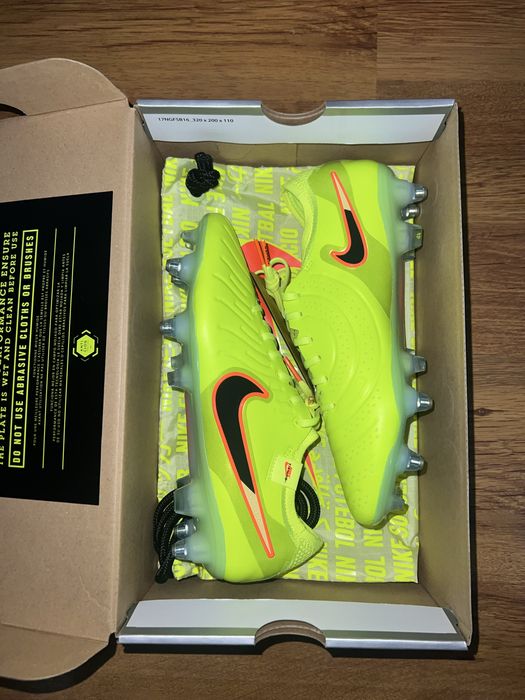 Tiempo Legend 10 Elite SG-PRO AC