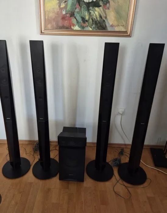 Sateliți Sony stâlpi
