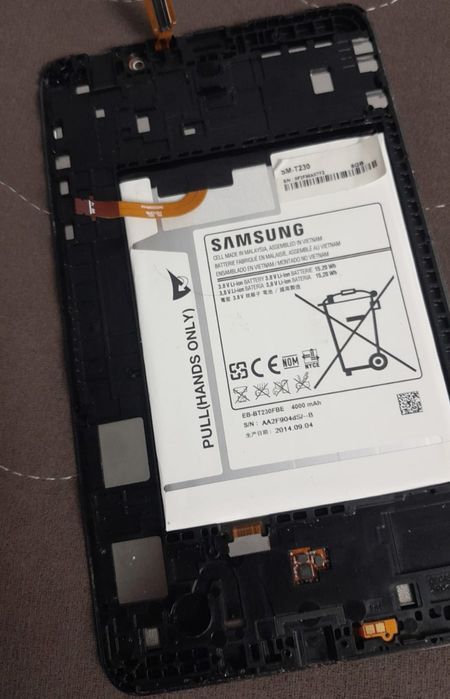 Samsung Galaxy Tab 4 7.0. Покрышка тоже есть.