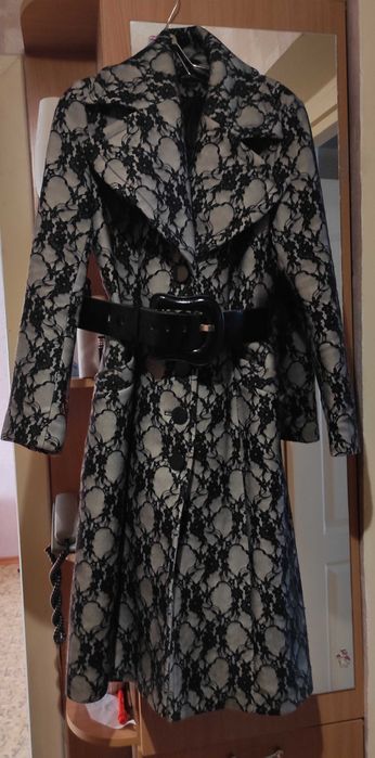 Продам демисезонные пальто размер 46-48