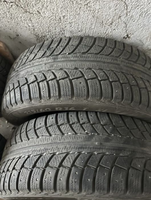 Продам шины в комплекте