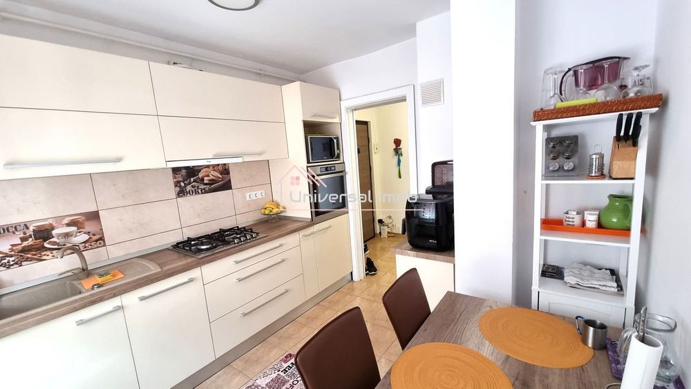 Apartament cu 4 camere si parcare cu C.F.