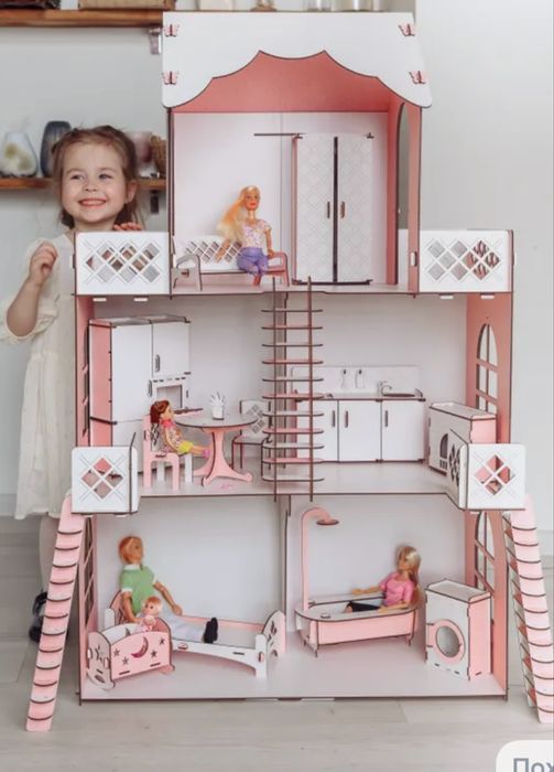 Продам кукольный домик