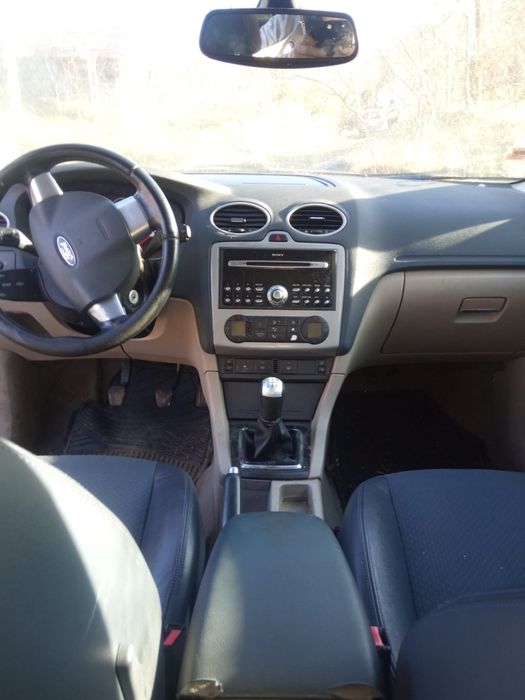Vând Ford focus.