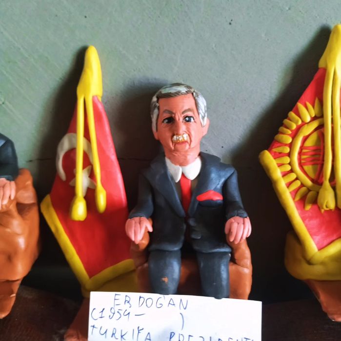 Haykallar Gamma plastillindan 60 gradusgacham erimaydi