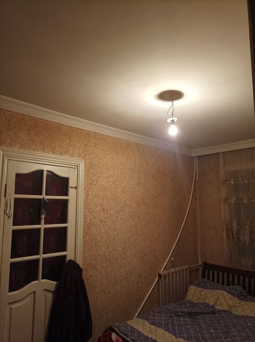 Uch tepa 24 kv da dom sotiladi 1 linada yoli yuzida