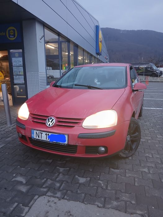 Vând Golf V 2005