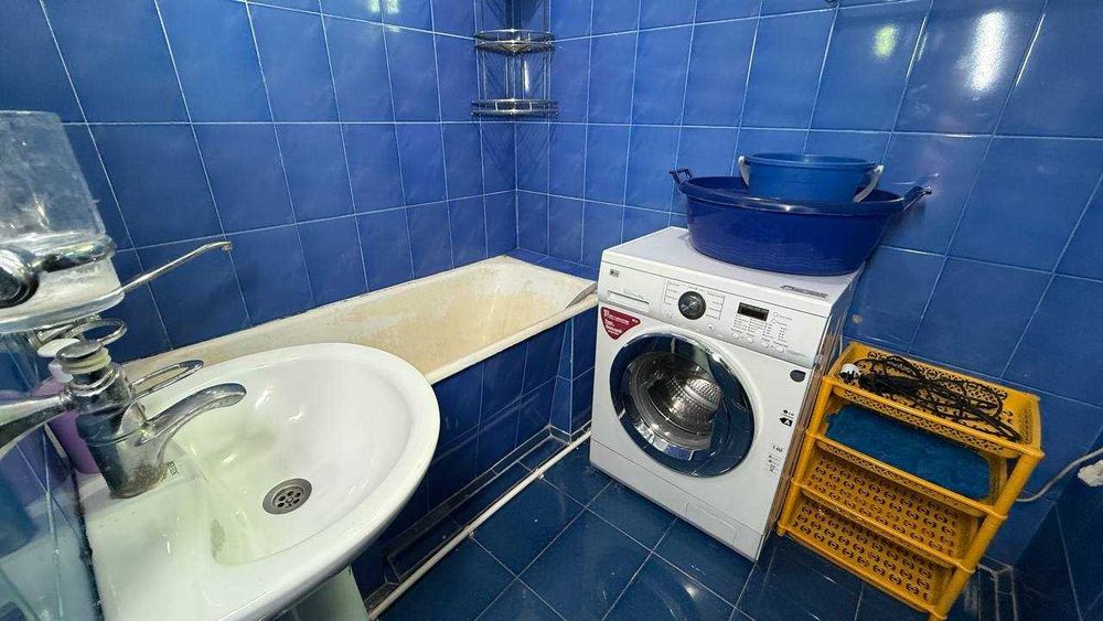 Шахар маркази Биржа 2 хонали квартира ижарага берилади. ID: 1919