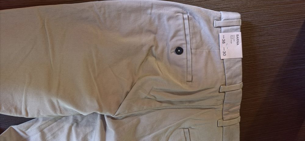 Pantaloni Mango slim fit