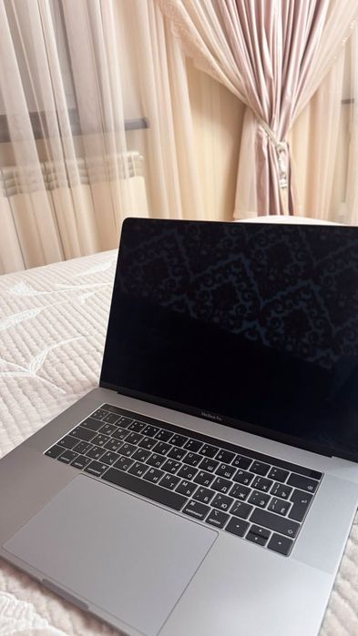 MacBook Pro 15 дюймов