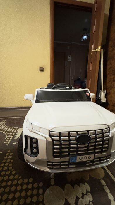 Продам машинку на пульту