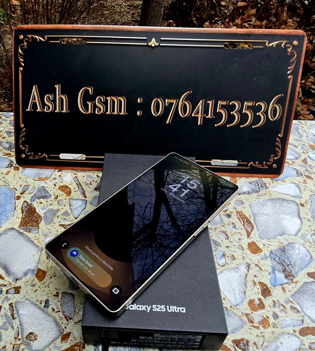 Samsung S25 ultra black titanium 256gb ca nou