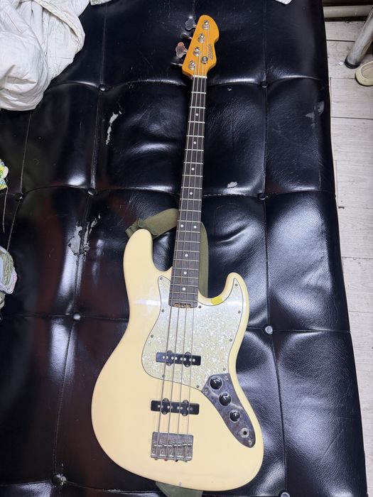 Бас гитара Blade Jazz Bass