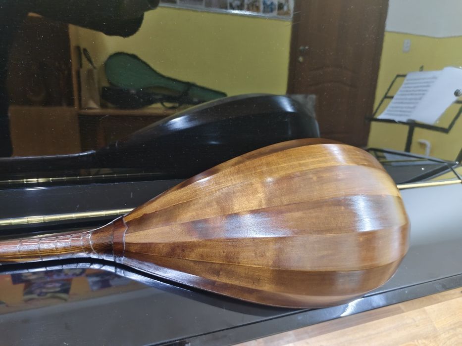 Домбыра сатылады