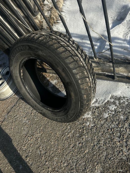 Продам 4 балона на ниву