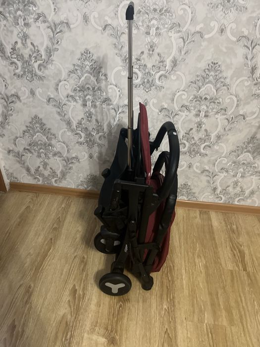 Продам прогулочную коляску