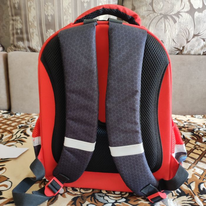 Продаю школьный рюкзак