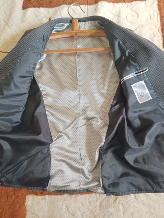 Пиджак на весну на подростка,на рост 150см.